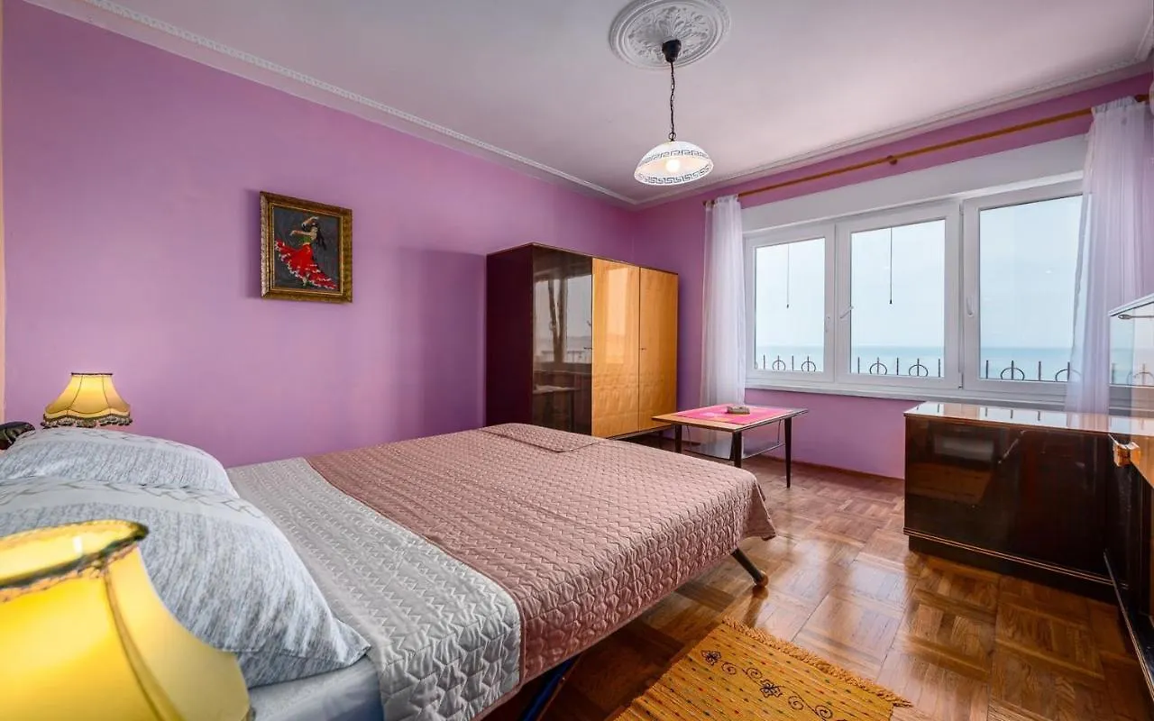 Apartment Crveni Umag 0*,  Croatia