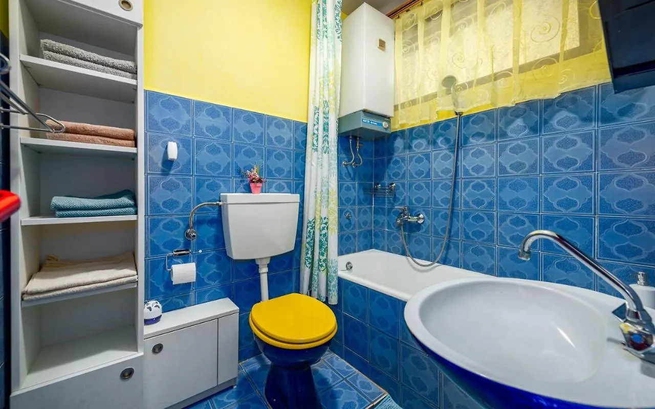 Apartment Crveni Umag 0*,  Croatia